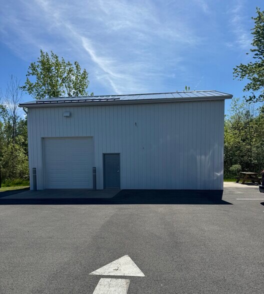More Photos Of 5095 Day Rd, Lockport General Retail For Sale