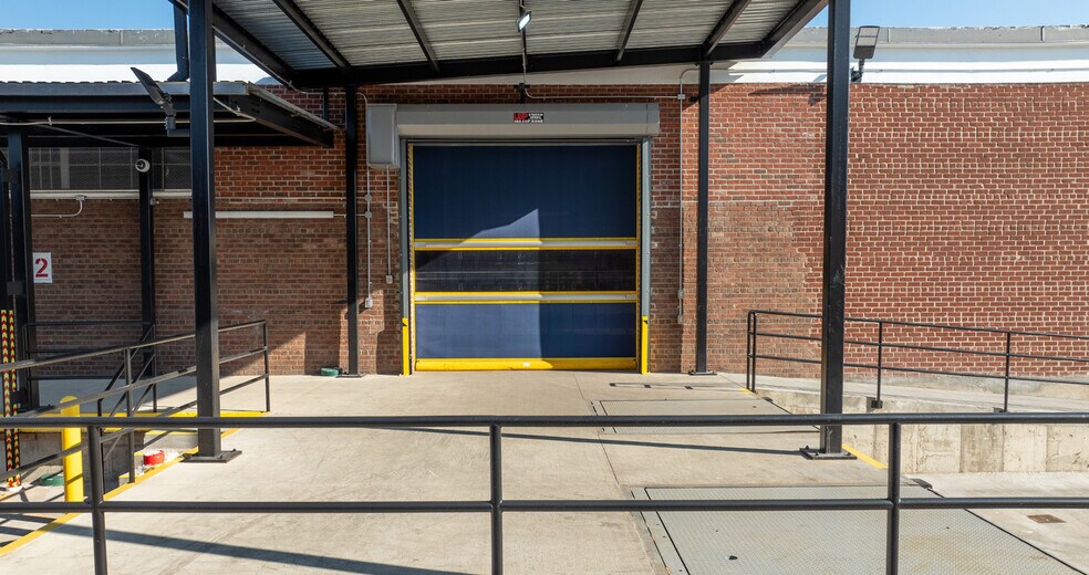 More Photos Of 9 Rewe St, Brooklyn Warehouse For Lease