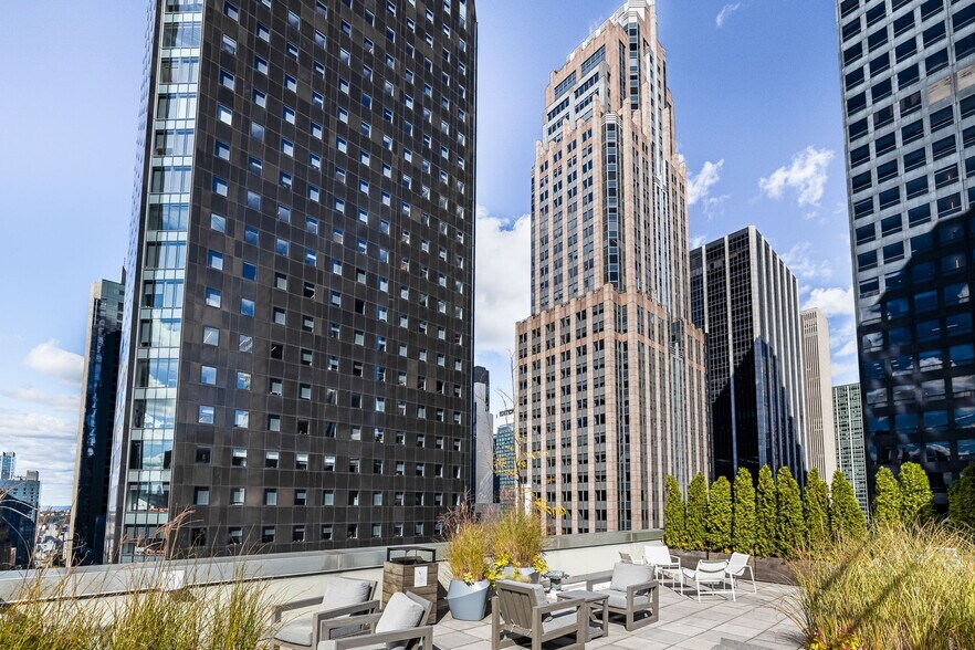 More Photos Of 1140 Avenue of the Americas, New York Coworking Space