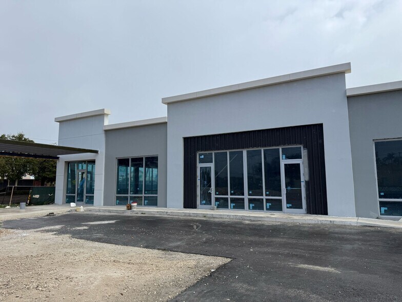 More Photos Of 26755 S Dixie Hwy, Homestead Unknown For Lease