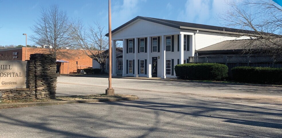 More Photos Of 1850 Berryhill Rd, Cordova Veterinarian Kennel For Sale