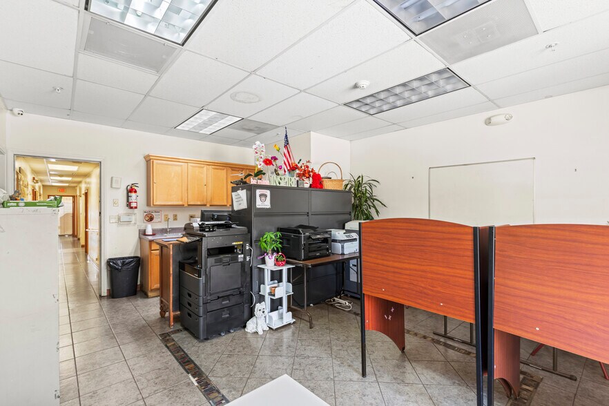 More Photos Of 11 W Duarte Rd, Arcadia Freestanding For Sale