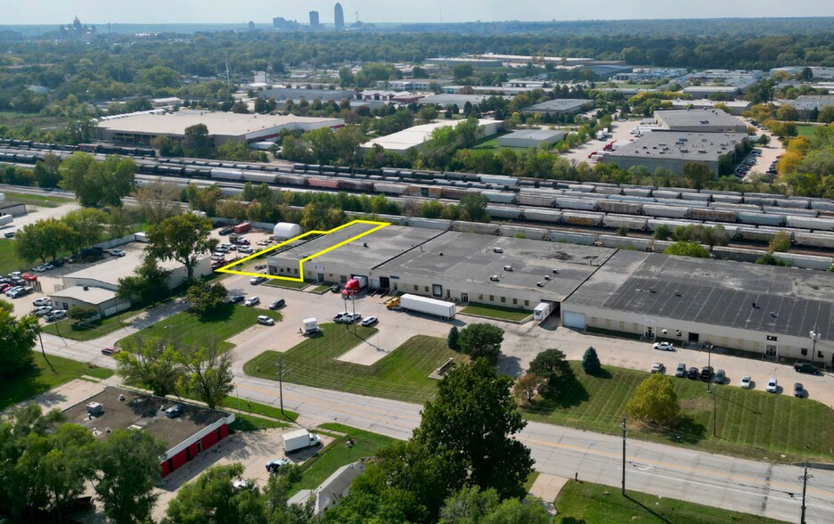 More Photos Of 2030-2250 Delaware Ave, Des Moines Manufacturing For Lease