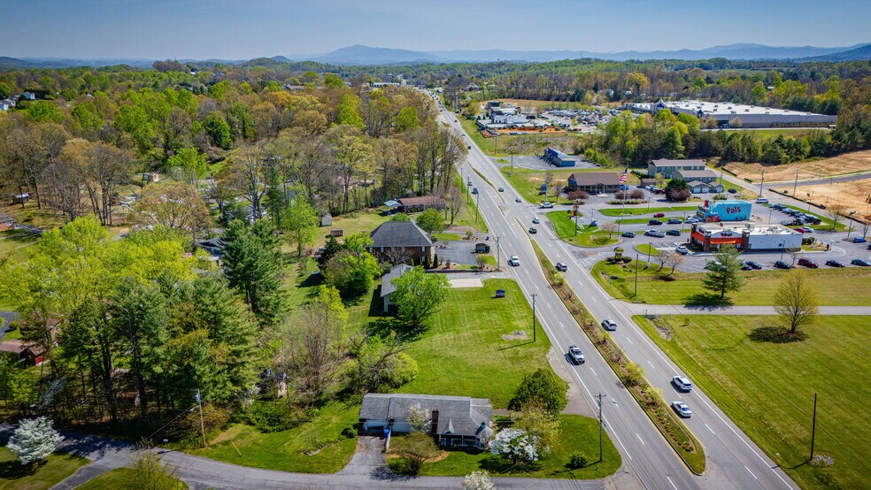 More Photos Of 1203 E Jackson Blvd, Jonesborough Office Residential For Sale
