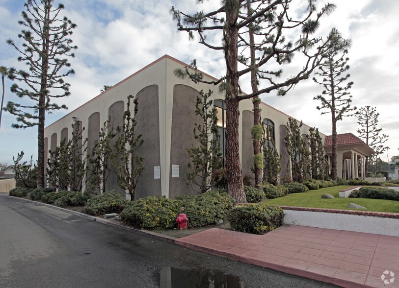 Primary Photo Of 2035 E Ball Rd, Anaheim Medical For Lease
