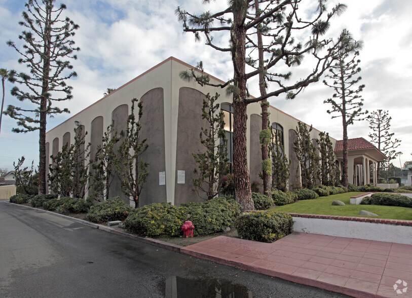 More Photos Of 2035 E Ball Rd, Anaheim Medical For Lease