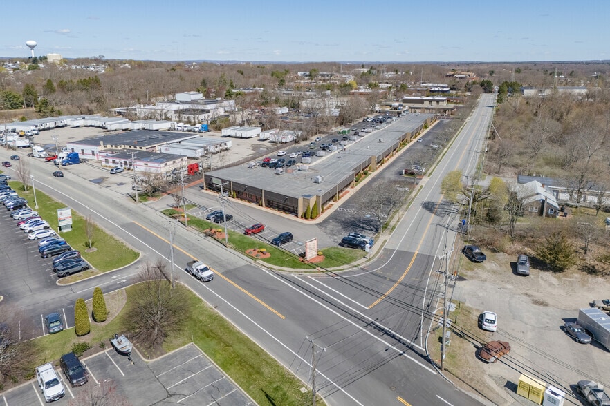 More Photos Of 40-68 Amaral St, Riverside Medical For Lease