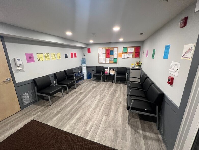 More Photos Of 2 Mound Ct, Merrimack Medical For Sale