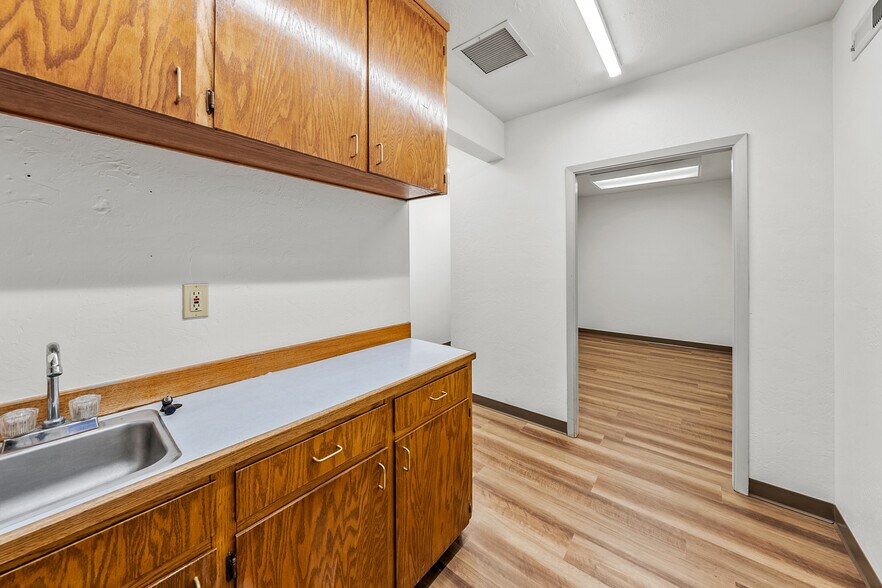 More Photos Of 619 S Fir St, Medford Refrigeration Cold Storage For Sale