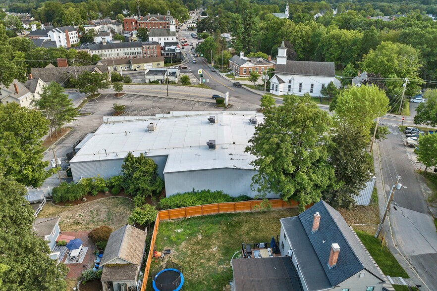 More Photos Of 15 Mont Vernon St, Milford Freestanding For Lease