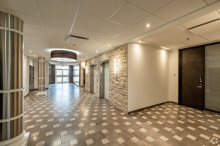 More Photos Of 1570 Rue Ampère, Boucherville Office For Lease