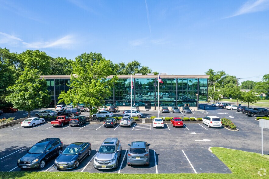 More Photos Of 523 Hollywood Ave, Cherry Hill Office For Lease