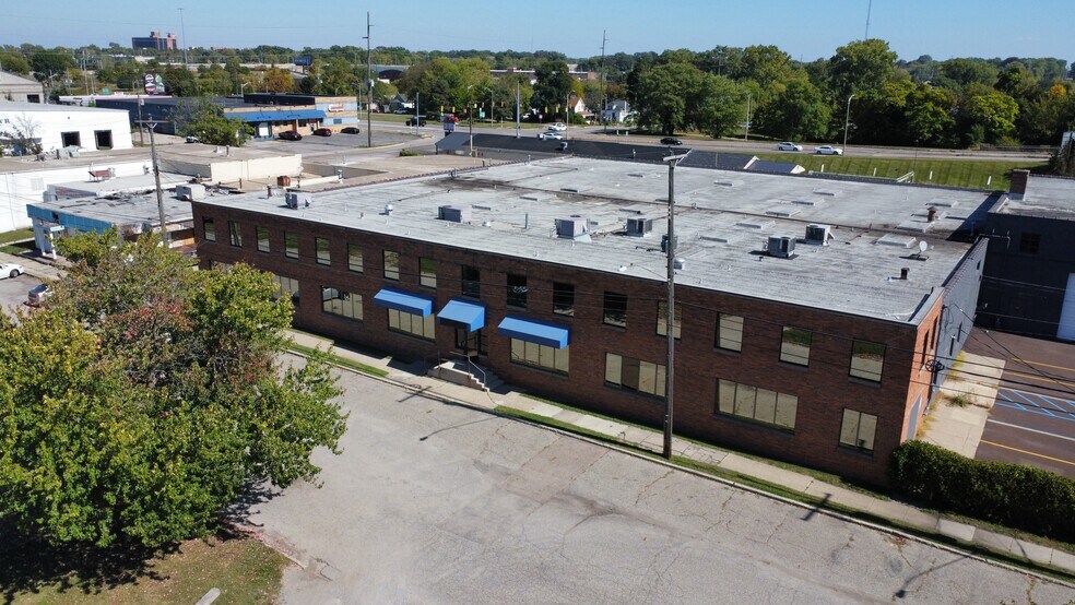 More Photos Of 1121 River St, Lansing Distribution For Lease