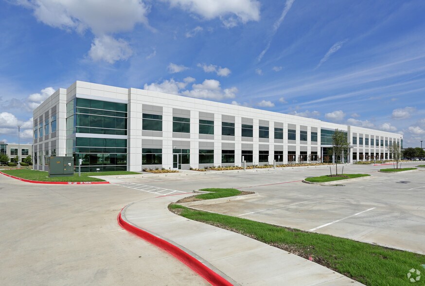 More Photos Of 2900 Lake Vista Dr, Lewisville Office For Lease