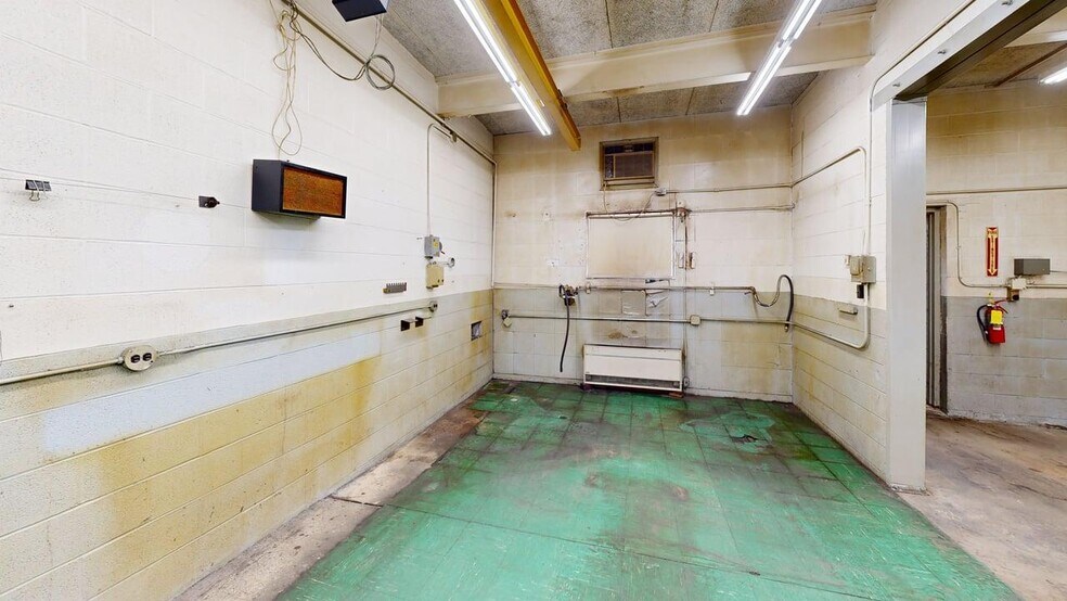 More Photos Of 261 Main St, North Tonawanda Manufacturing For Lease