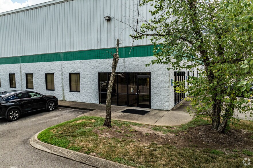 More Photos Of 125 Fernco Dr, Nashville Warehouse For Lease
