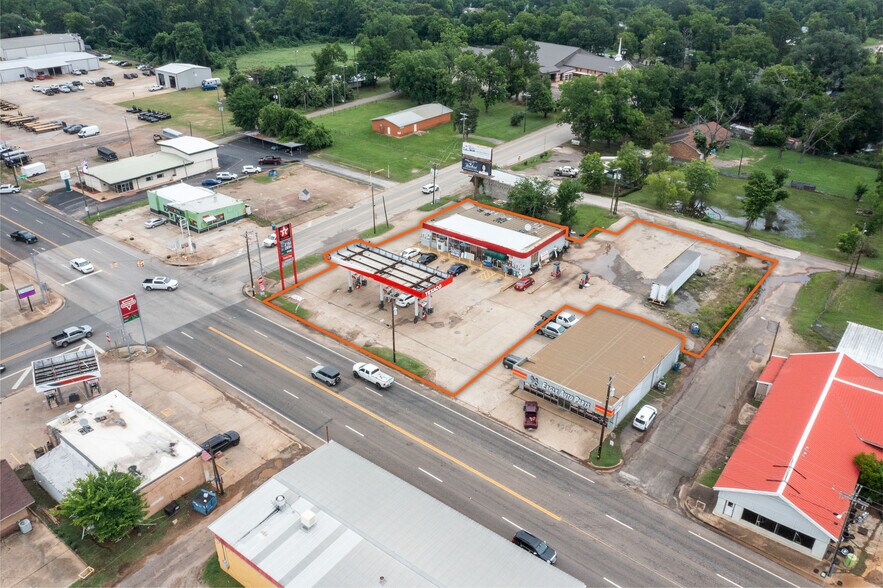 More Photos Of 105 S Marcus St, Alto Storefront For Sale