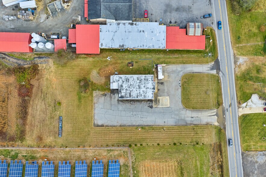 More Photos Of 2935 New Leicester Hwy, Leicester Showroom For Sale