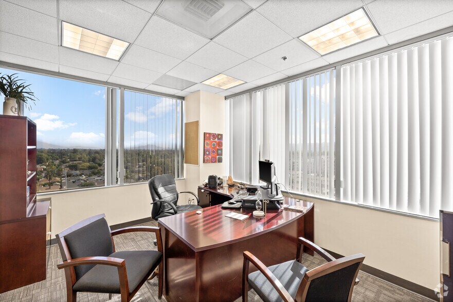 More Photos Of 5805 Sepulveda Blvd, Sherman Oaks Office For Lease