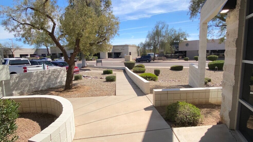 More Photos Of 8260 E Gelding Dr, Scottsdale Warehouse For Lease