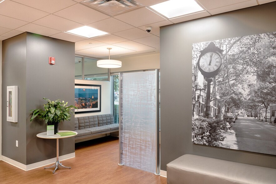 More Photos Of 500 Lee St E, Charleston Office For Lease