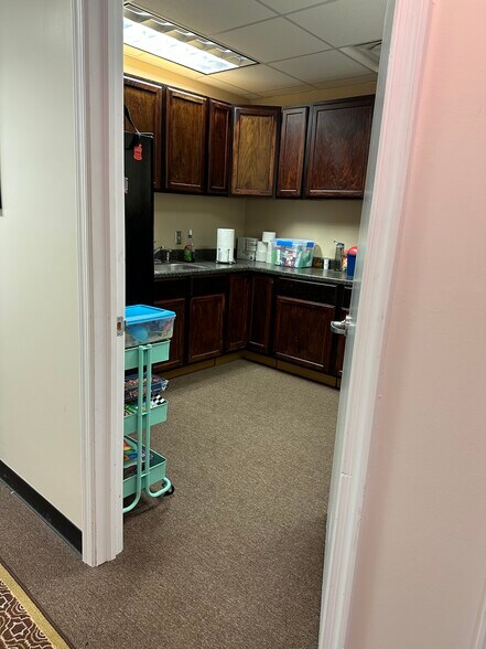 More Photos Of 7300-7350 Heritage Village Plz, Gainesville Coworking Space