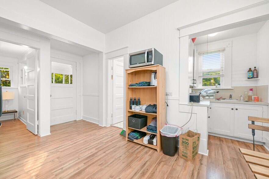 More Photos Of 1302 Larrabee Ave, Bellingham Multifamily For Sale