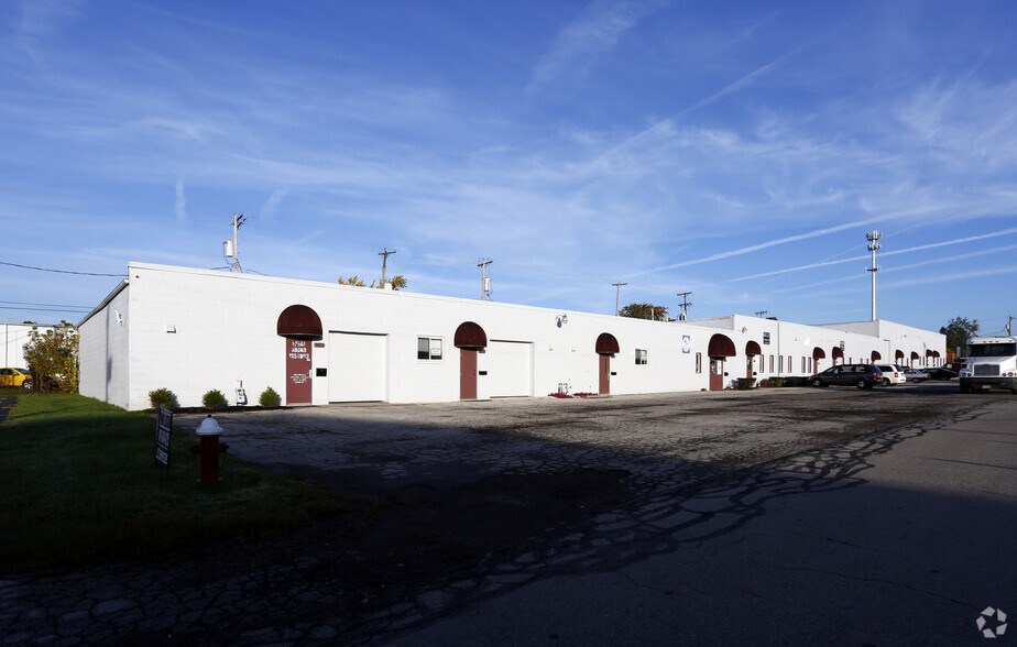 More Photos Of 5423-5445 Schultz Dr, Sylvania Light Manufacturing For Lease