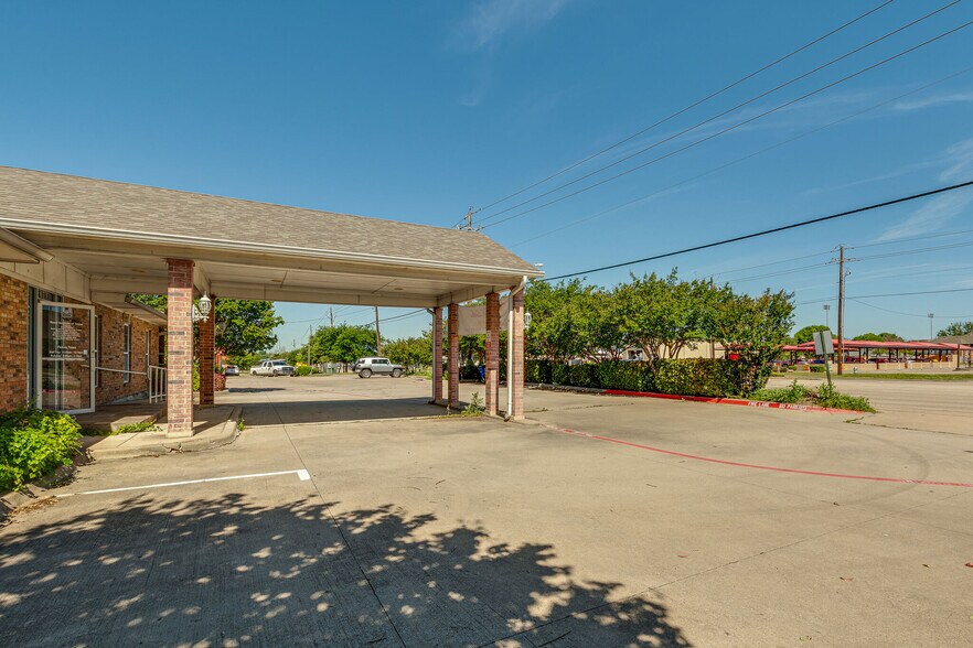 More Photos Of 716 E Main St, Allen Schools For Lease