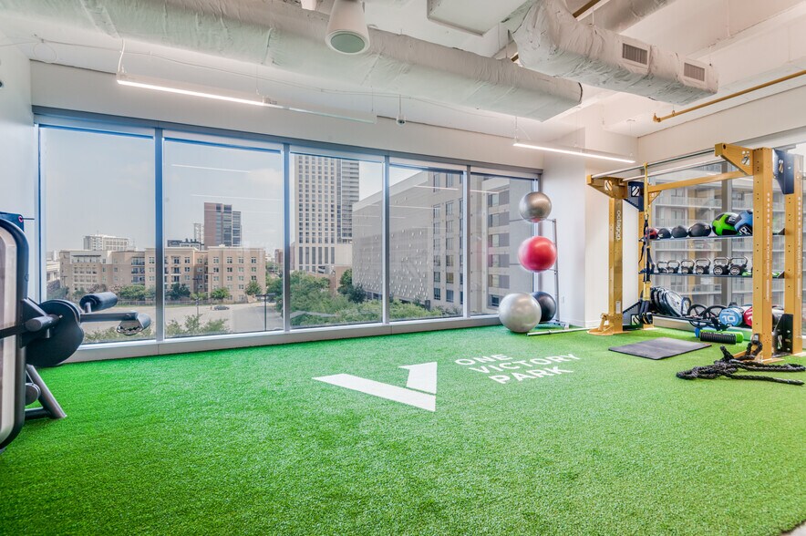 More Photos Of 2323 Victory Ave, Dallas Office For Lease