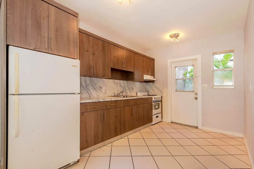 More Photos Of 2825 SW 3rd Ave, Miami Apartments For Sale