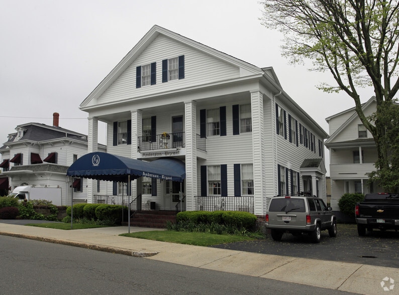 Primary Photo Of 4-6 Common St, Stoneham Storefront Retail Residential For Sale