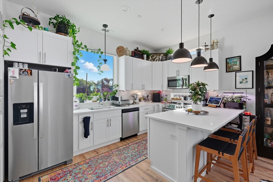 More Photos Of 5647 Live Oak, Dallas Apartments For Sale