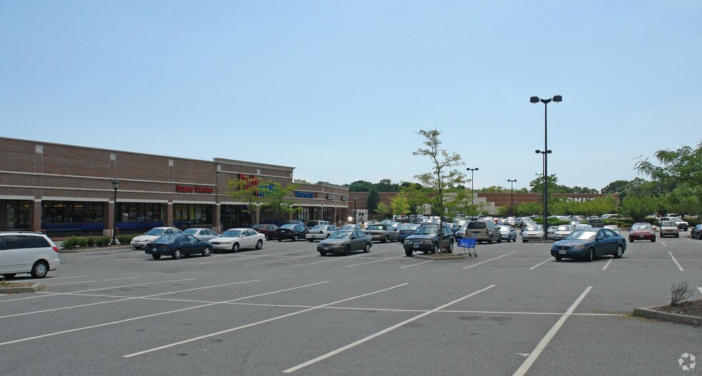 Primary Photo Of 2020-2060 Sunrise Hwy, Bay Shore Unknown For Lease