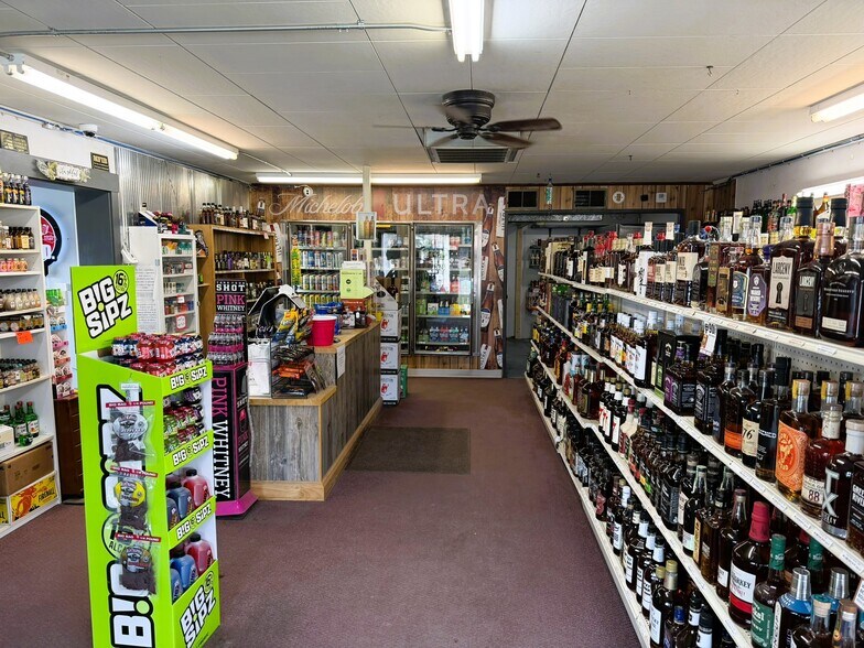 More Photos Of 414 W 14th St, Larned General Retail For Sale