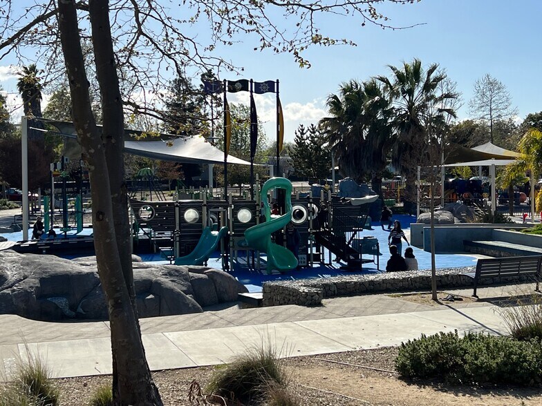 More Photos Of 537-539 E Weddell Dr, Sunnyvale Schools For Sale