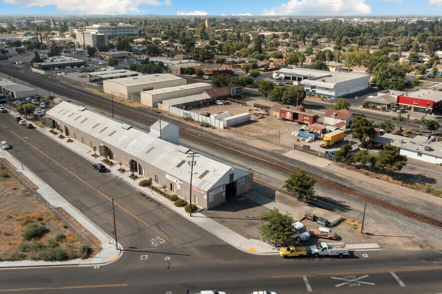 More Photos Of 401-409 N E St, Madera Warehouse For Sale