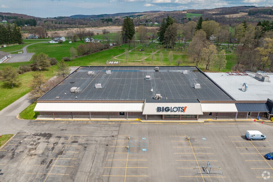 More Photos Of 102 Utica St, Hamilton General Retail For Lease