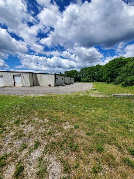 More Photos Of 2998 Paul Dr, Elkhart Manufacturing For Lease