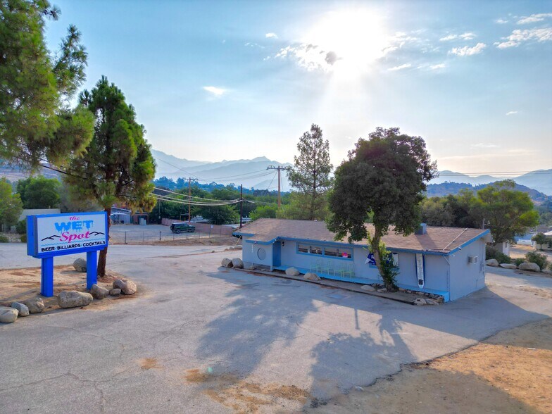 More Photos Of 6540 Wofford Blvd, Wofford Heights Bar For Sale