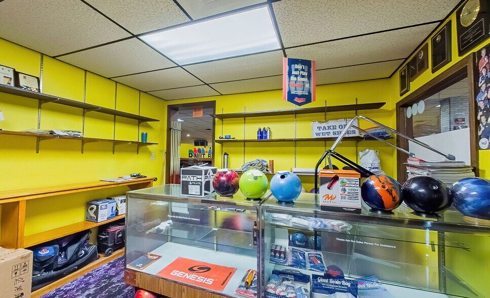 More Photos Of 2701 P Nut Ln, Bloomsburg Bowling Alley For Sale