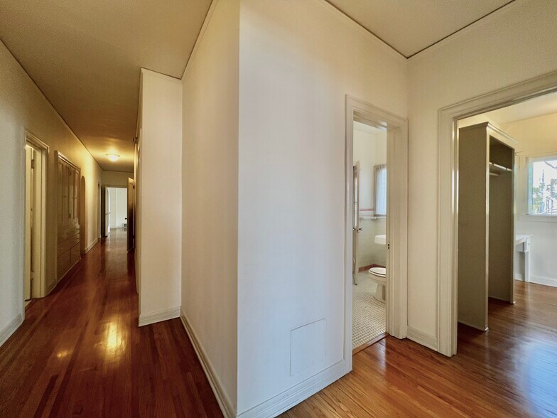 More Photos Of 143 N Sycamore Ave, Los Angeles Multifamily For Sale