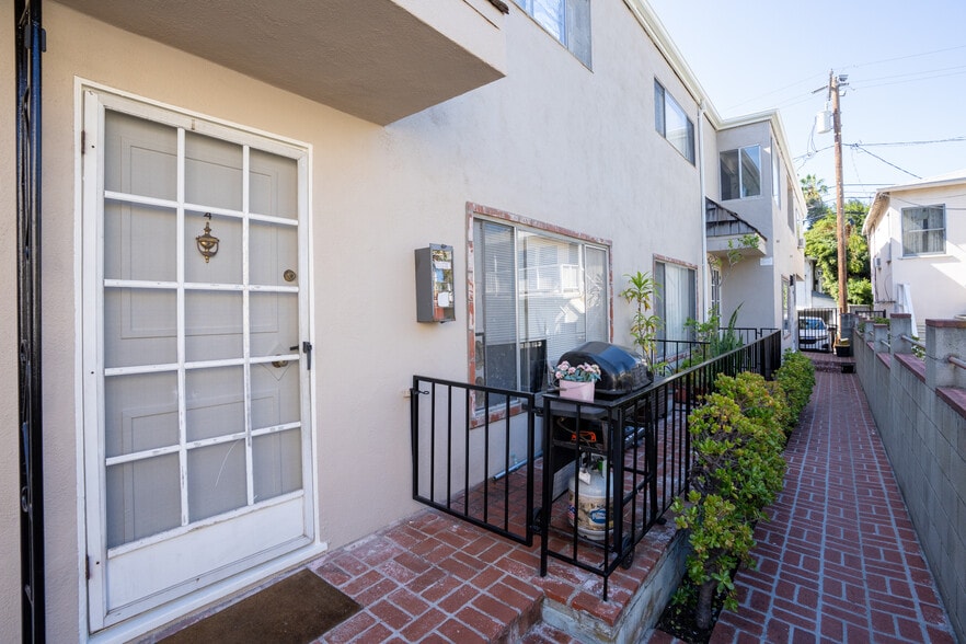 More Photos Of 1434 Berkeley St, Santa Monica Apartments For Sale