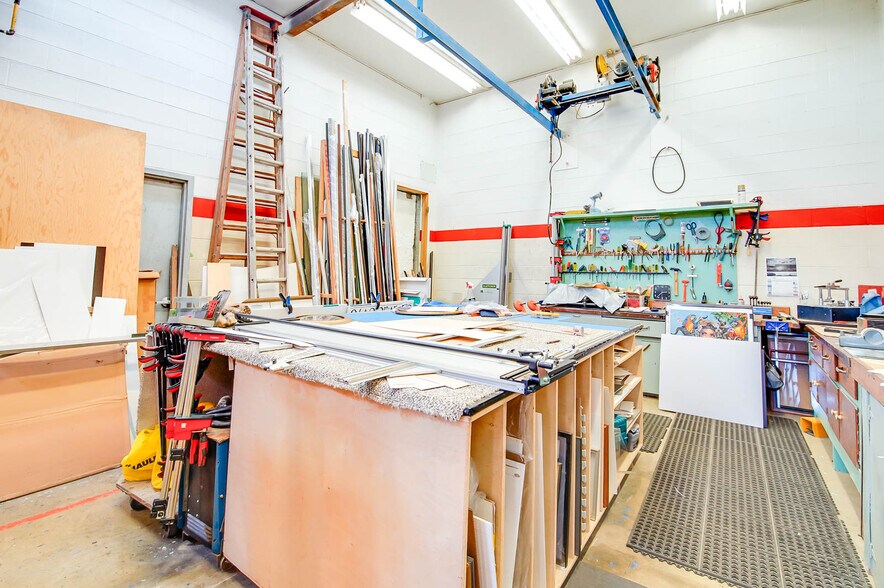 More Photos Of 4918 Napier St, Port Alberni Flex For Sale