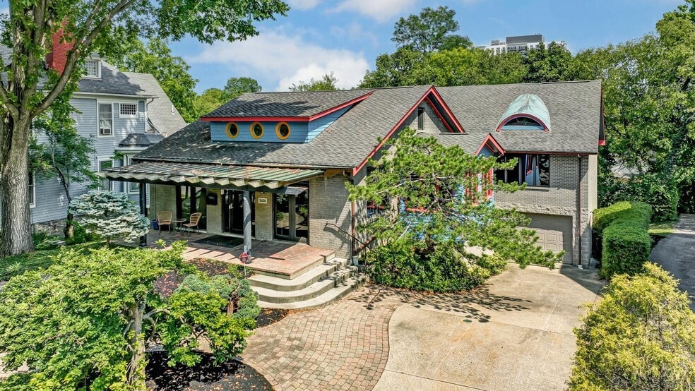 More Photos Of 2150 Alpine Pl, Cincinnati Office For Sale