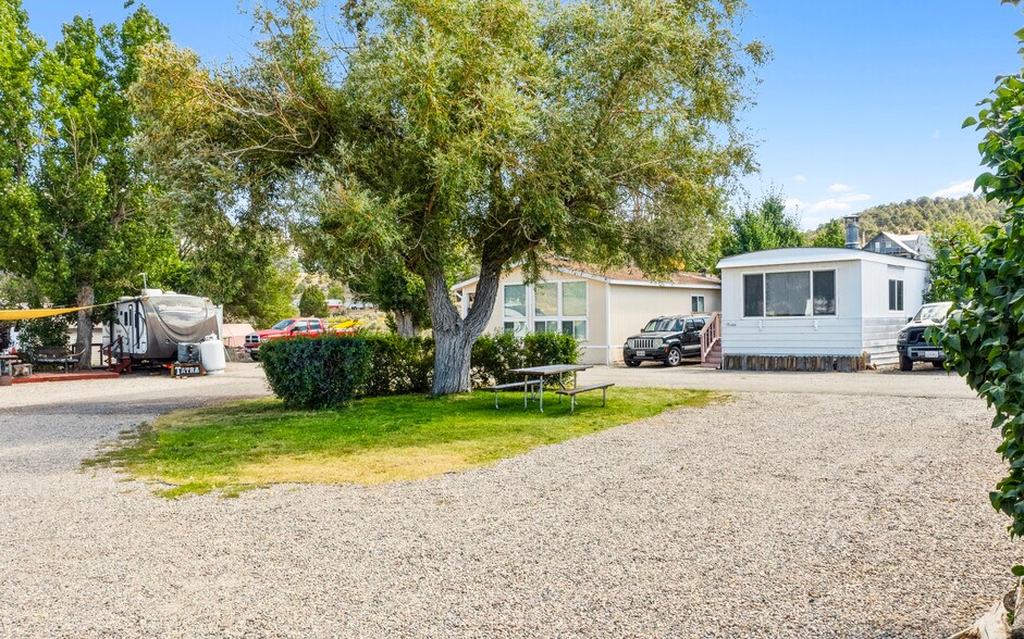 More Photos Of 2399 Hwy 182, Bridgeport Trailer Camper Park For Sale