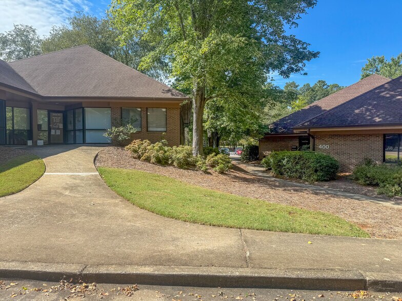 More Photos Of 700 Sunset Dr, Athens Medical For Sale