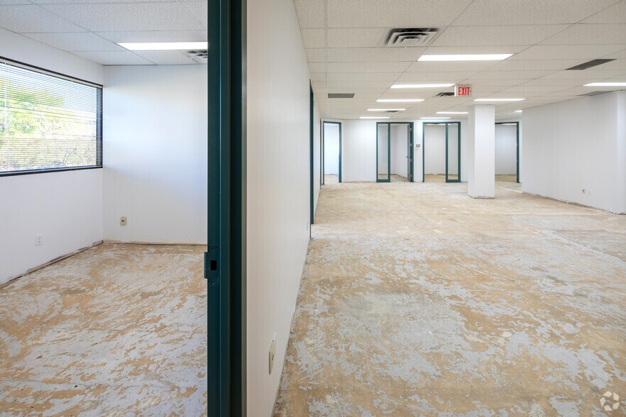 More Photos Of 87 Skyway Ave, Toronto Unknown For Lease