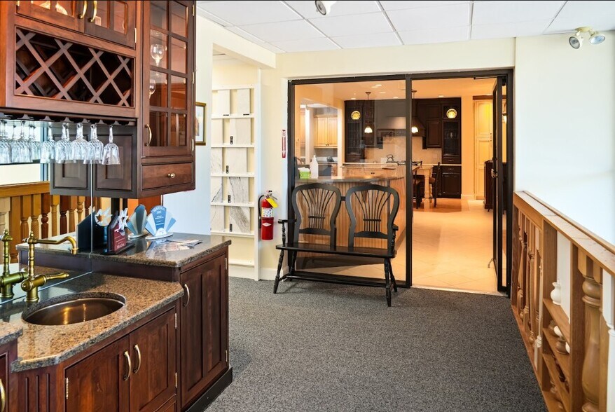 More Photos Of 1291 Worcester Rd, Framingham Office For Sale