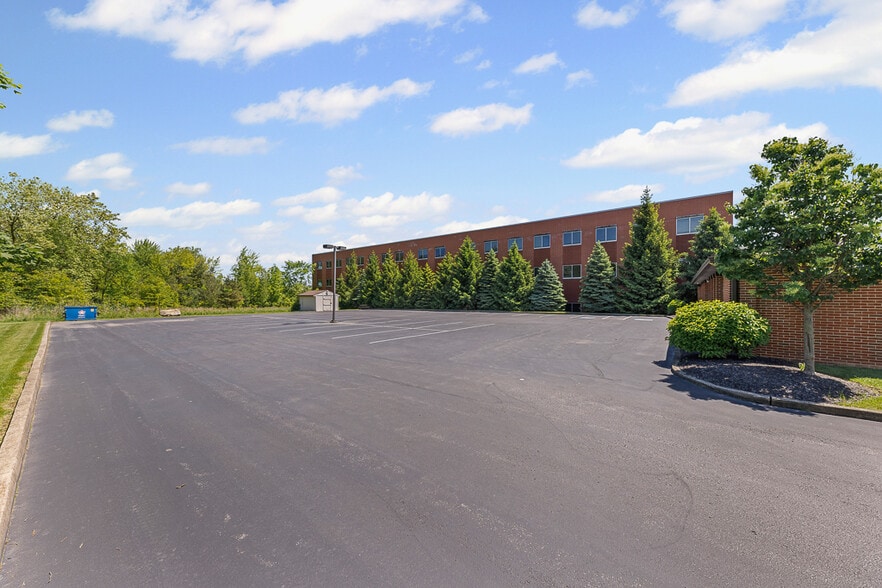 More Photos Of 18820 Bagley Rd, Middleburg Heights Office For Sale